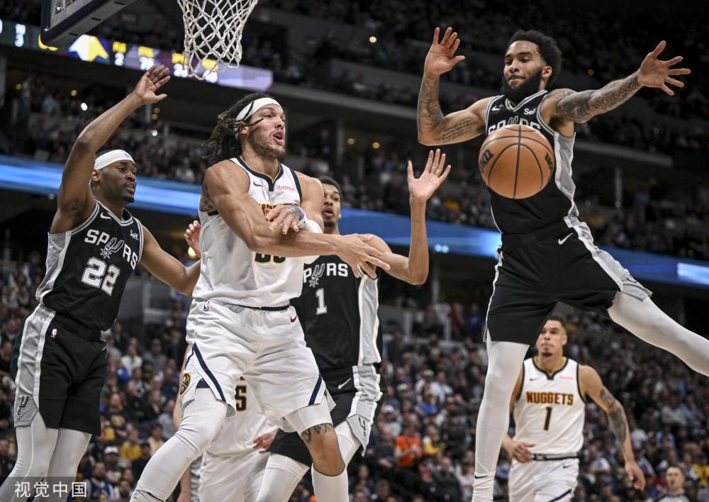 团队接过火 团队接过火