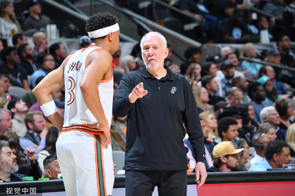 她已多次站 她已多次站