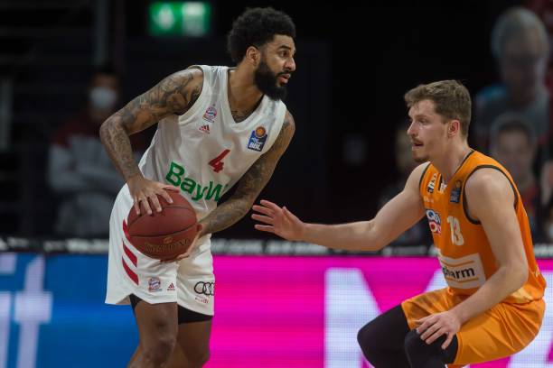 胜任多个中 胜任多个中